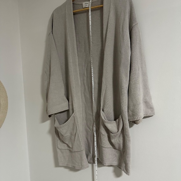 Wilfred Aritzia | Cream | Drop Shoulder Cardigan | Medium - Picture 8 of 9